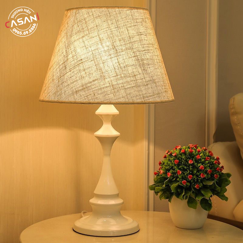 Đèn bàn trang trí DDB-2060 4 Ánh sáng ấm áp của đèn bàn