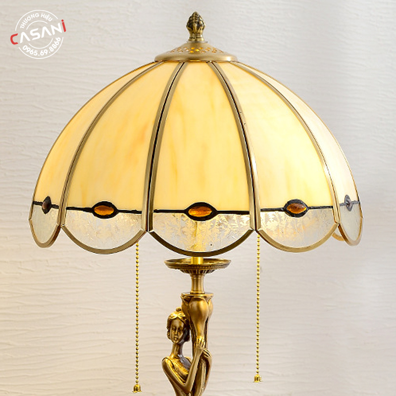 ĐÈN BÀN TRANG TRÍ TIFFANY DDB-8342 3 Chao kính nghệ thuật của đèn bàn tiffany