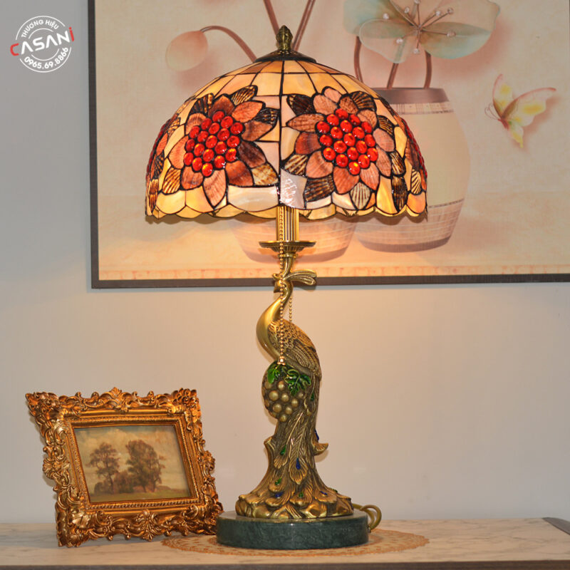 ĐÈN BÀN TRANG TRÍ TIFFANY DDB-8328 2 THIẾT KẾ NGHỆ THUẬT CỦA ĐÈN BÀN TIFFANI