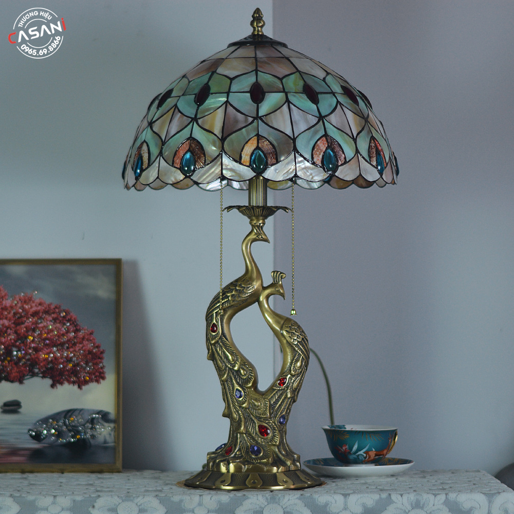 ĐÈN BÀN TRANG TRÍ TIFFANY DDB-8329 2 Thiết kế nghệ thuật của đèn bàn tiffany