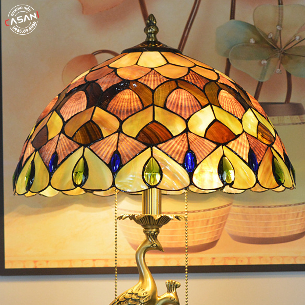ĐÈN BÀN TRANG TRÍ TIFFANY DDB-8329 4 Chất liệu cao cấp của chao đèn