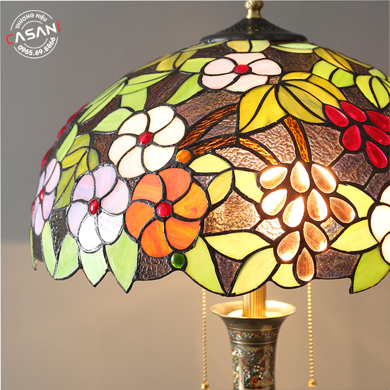 ĐÈN BÀN TRANG TRÍ TIFFANY DDB-8346 2 Chao kính rực rỡ của đèn bàn tiffany